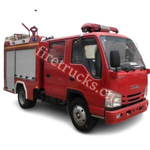 red color isuzu fire fighting truck with a 3000Liters water tanker,the tanker made by carbon steel shows on firetrucks.cn