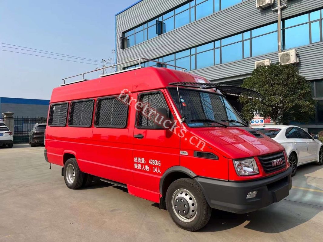 IVECO troop carrier shows on firetrucks.cn